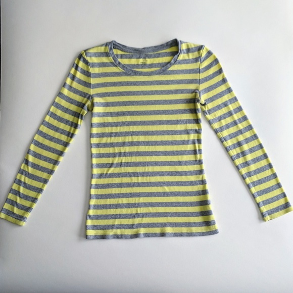 3/$15🌷GAP Stripe Citron Gray Crewneck Tee - Picture 6 of 8